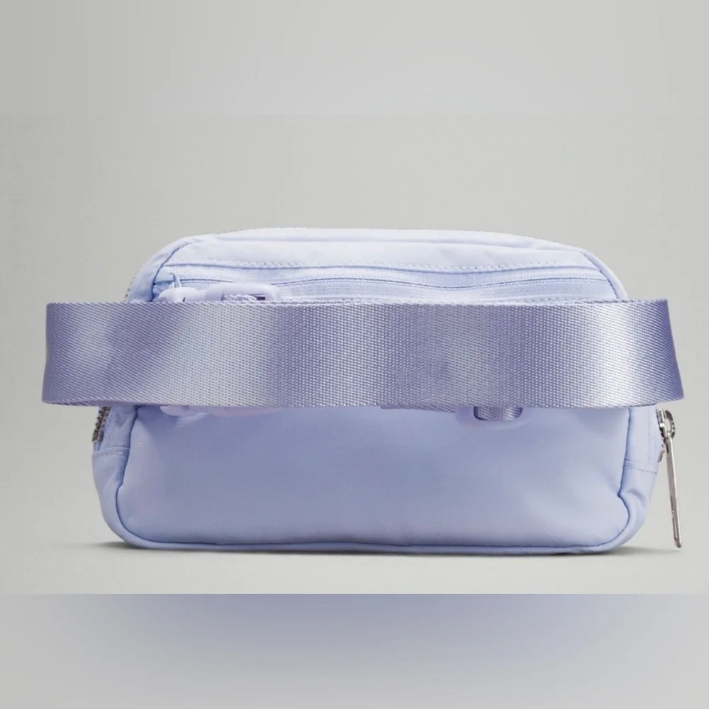 NWT Lululemon Everywhere Belt Bag Pastel Blue - Picture 2 of 10
